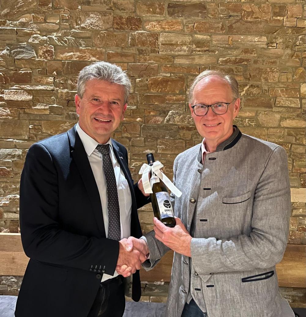 V.l.: Rotary-Präsident Peter Kratzer & Lions-Präsident Markus Pühringer