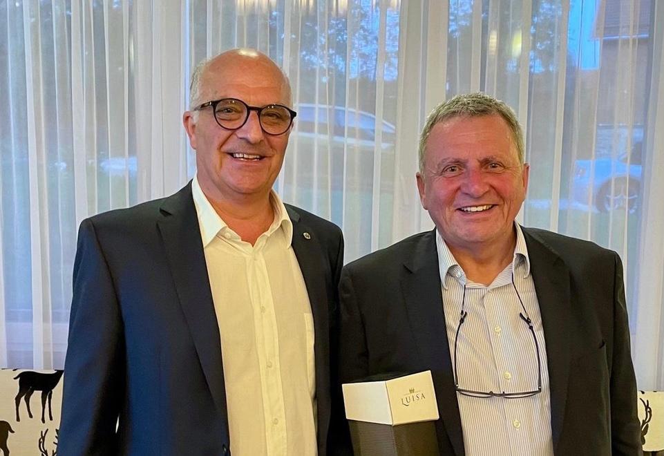 Präsident Armin Schmatz (links) dankte für die wertvollen Einblicke.